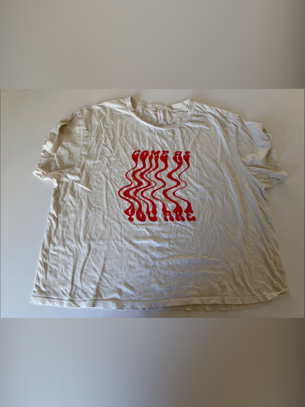 Cream Short Sleeve Graphic Tee with Red Wavy Print - Unbranded